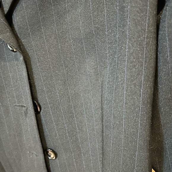 DBY vintage Women's Black Pinstripe blazer cropped - Picture 3 of 4